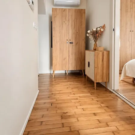 Cozy In Old Town Apartment